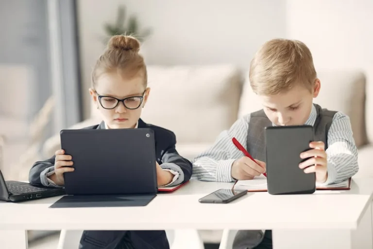 Kidsworldfun Review: What It Is, Features, Safety, and Alternatives