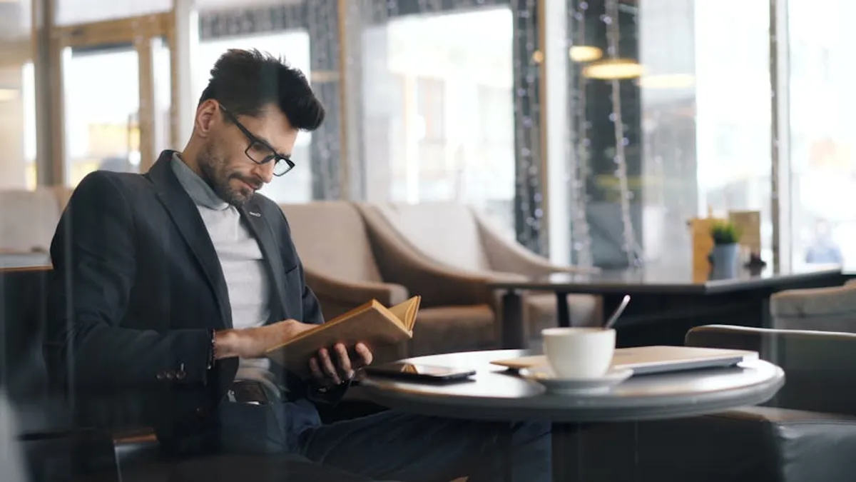 Reader intent around finlandjournal.com: informational, commercial, or navigational?