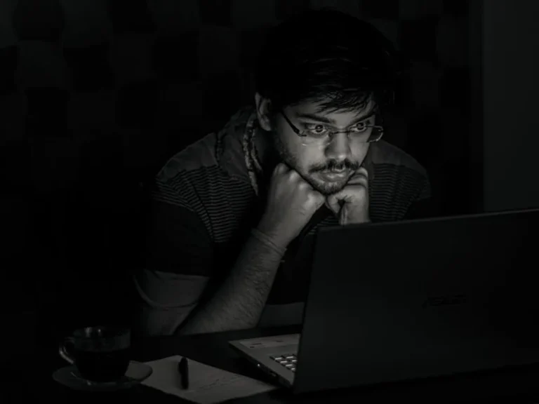 Sadshayarihindi Review: What It Is, Features, Safety, and Alternatives