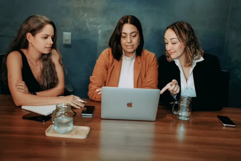 What makes Nadine Caridi interesting from a web development perspective